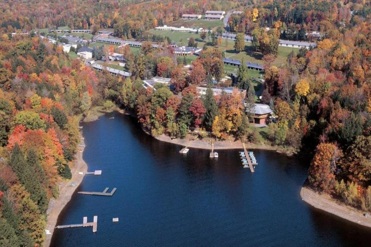 Cove Haven Resort Lakeville Екстер'єр фото