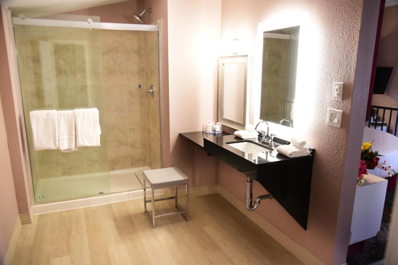 Cove Haven Resort Lakeville Екстер'єр фото