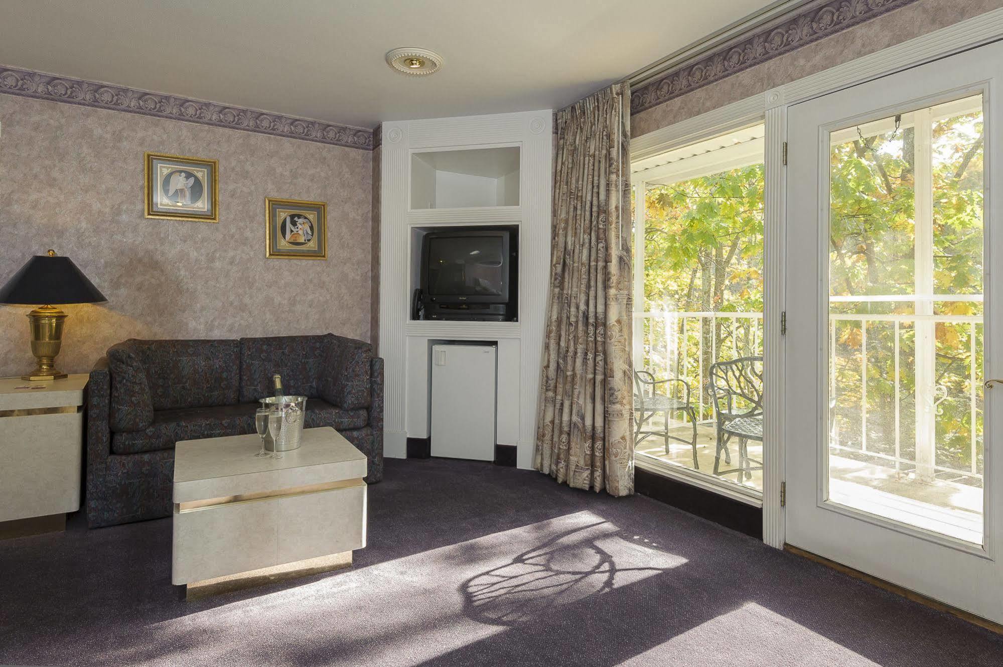 Cove Haven Resort Lakeville Екстер'єр фото