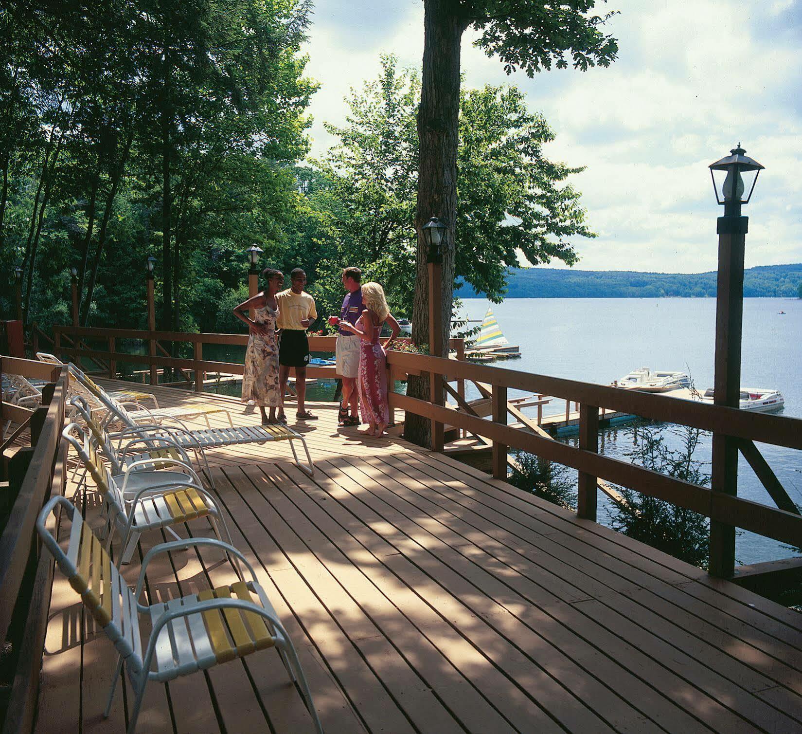 Cove Haven Resort Lakeville Екстер'єр фото