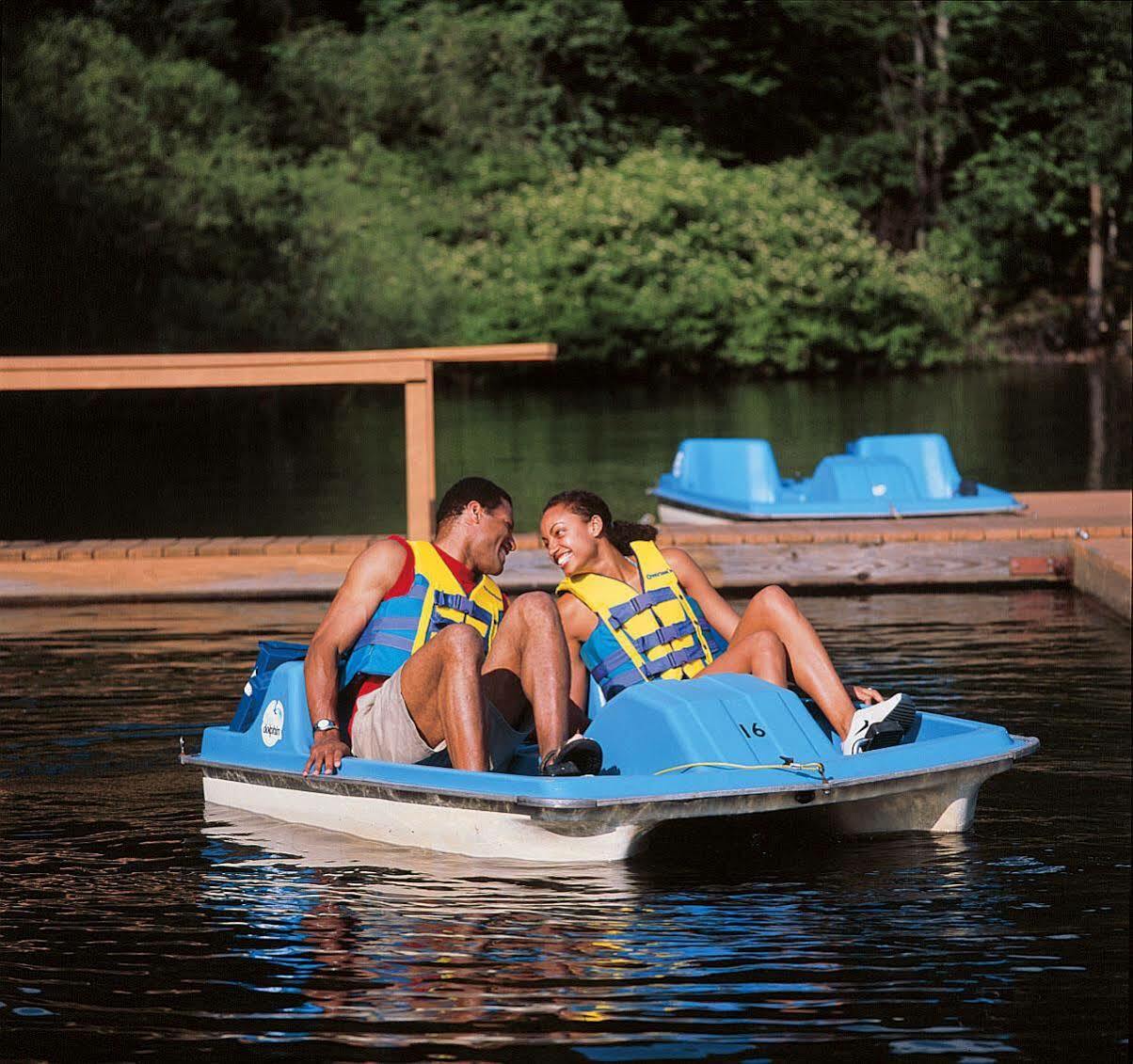 Cove Haven Resort Lakeville Екстер'єр фото