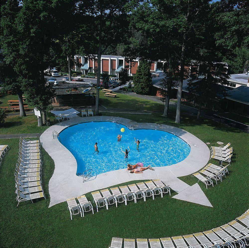 Cove Haven Resort Lakeville Екстер'єр фото